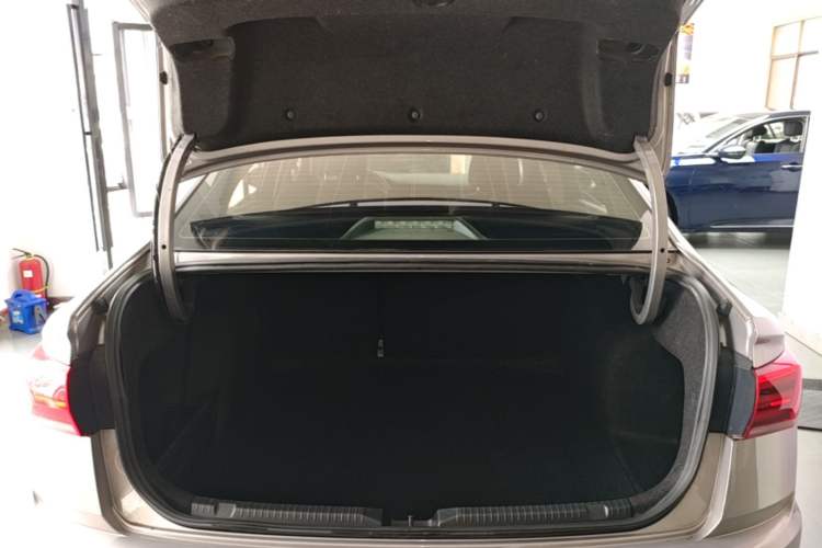 Used Volkswagen Bora 2020 1.5L Automatic Fashion Edition Trunk