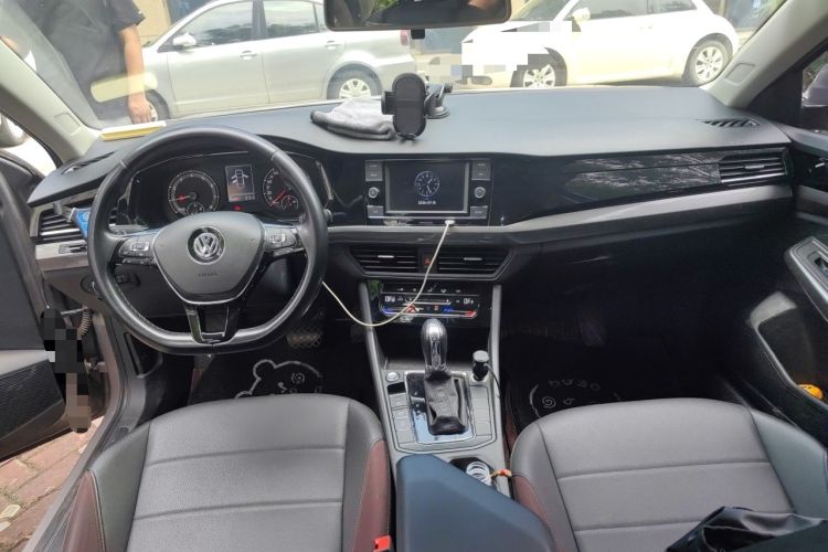 Used Volkswagen Bora 2020 1.5L Automatic Elite Version Center Console
