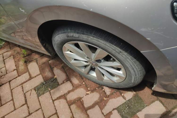 Used Volkswagen Bora 2020 1.5L Automatic Elite Version Right Front Wheel Hub