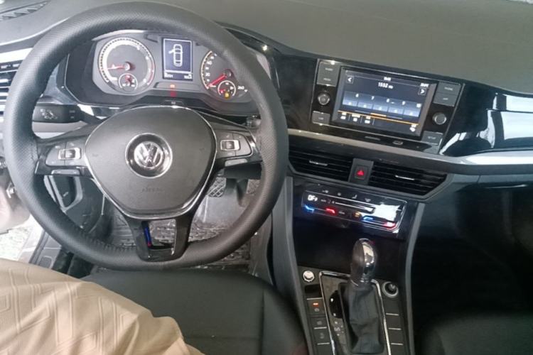 Used Volkswagen Bora 2020 1.5L Automatic Elite Version Center Console