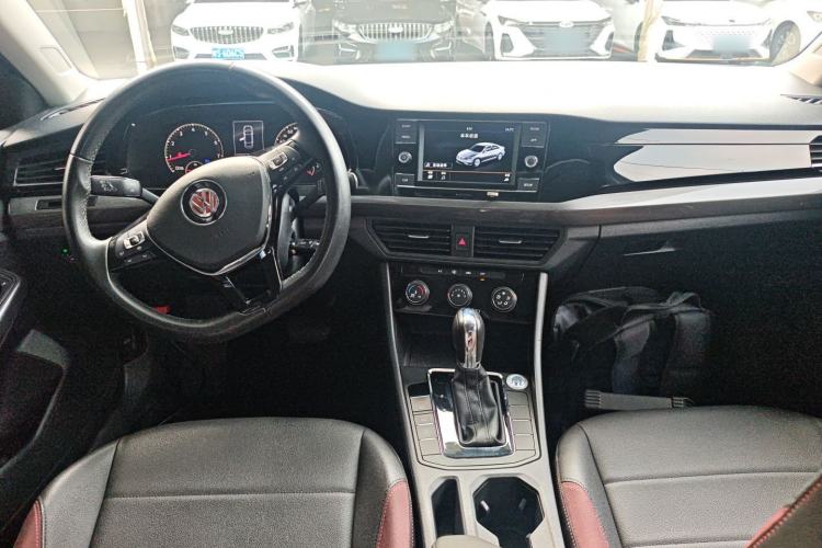Used Volkswagen Bora 2020 1.5L Automatic Comfort Model Center Console