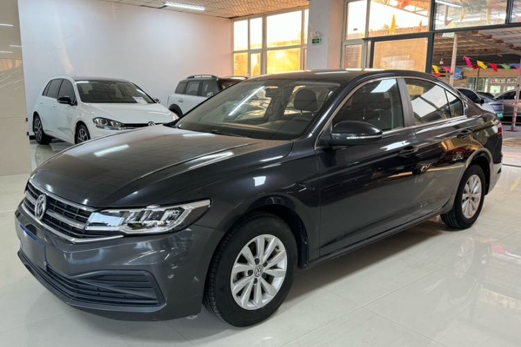Used Volkswagen Bora 2020 1.5L Manual Fashion Edition Exterior 2