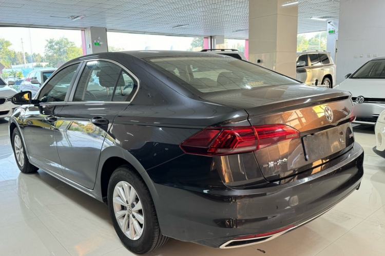 Used Volkswagen Bora 2020 1.5L Manual Fashion Edition Exterior 4
