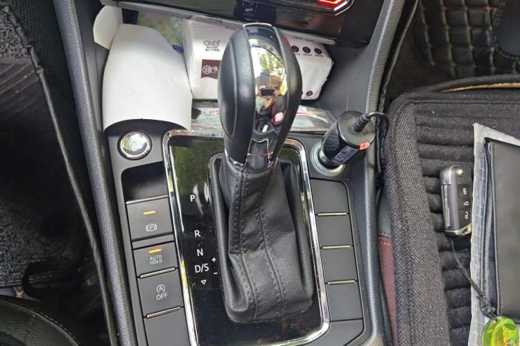 Used Volkswagen Bora 2020 1.5L Automatic Elite Version Gear Lever