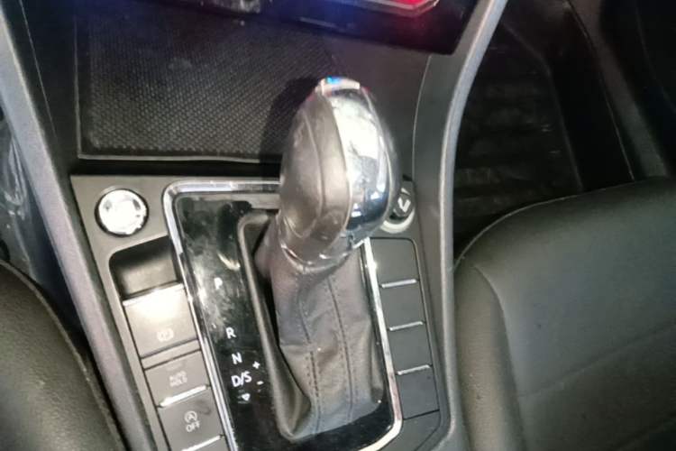 Used Volkswagen Bora 2020 1.5L Automatic Elite Version Gear Lever