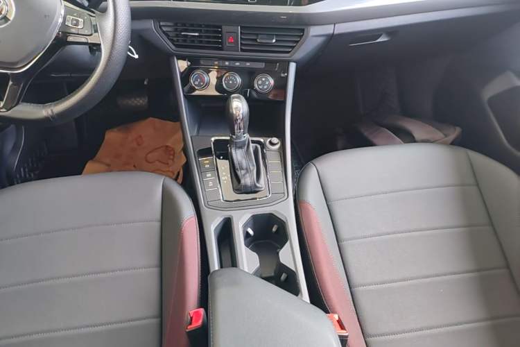 Used Volkswagen Bora 2020 1.5L Automatic Comfort Model Gear Lever