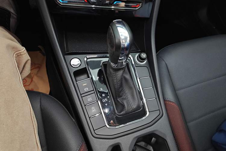 Used Volkswagen Bora 2020 1.5L Automatic Elite Version Gear Lever