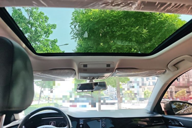 Used Volkswagen Bora 2020 1.5L Automatic Elite Version Headliner
