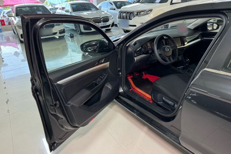 Used Volkswagen Bora 2020 1.5L Manual Fashion Edition Interior 4
