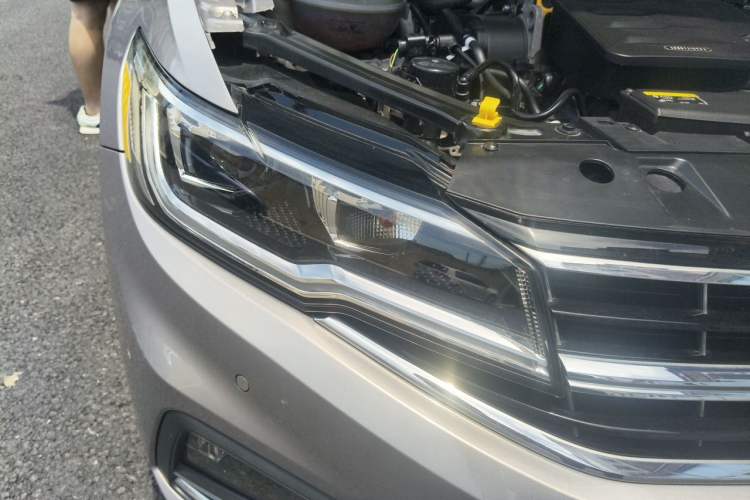 Used Volkswagen Bora 2020 1.5L Automatic Comfort Model Right Front Headlight