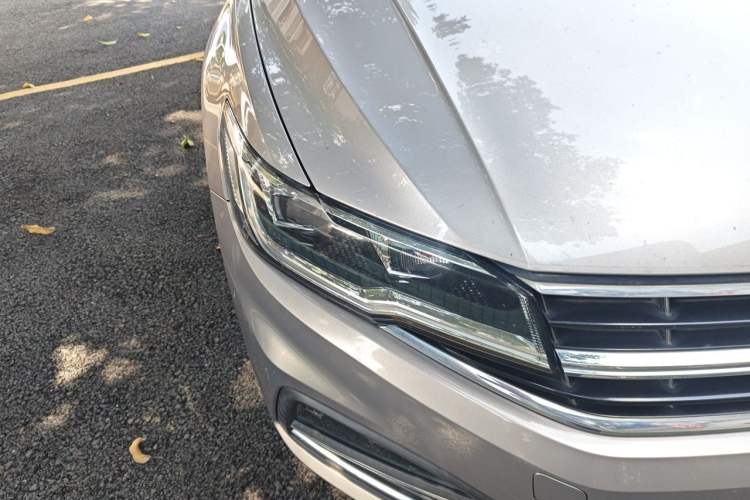 Used Volkswagen Bora 2020 1.5L Automatic Elite Version Right Front Headlight