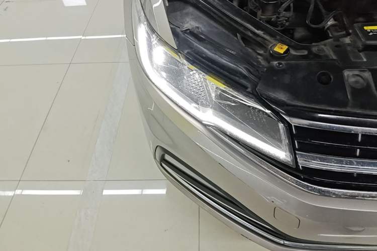 Used Volkswagen Bora 2020 1.5L Automatic Comfort Model Right Front Headlight