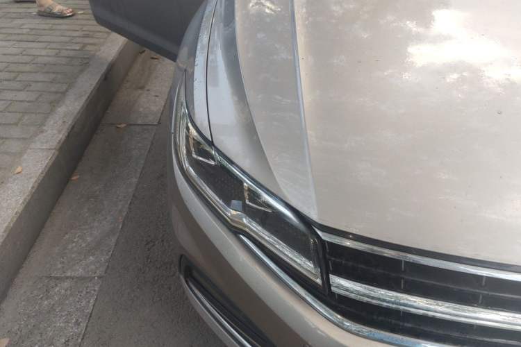 Used Volkswagen Bora 2020 280TSI DSG Elite Edition Right Front Headlight