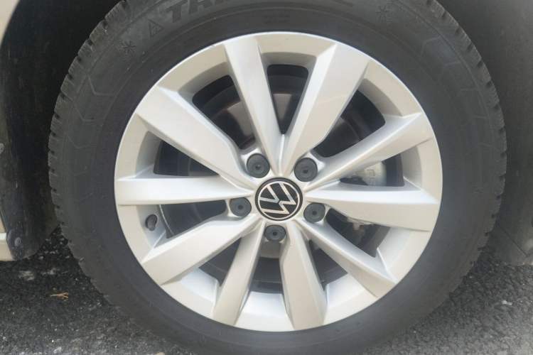 Used Volkswagen Bora 2020 1.5L Automatic Comfort Model Right Front Wheel Hub