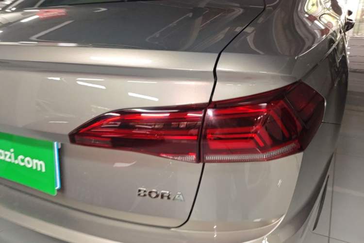 Used Volkswagen Bora 2020 1.5L Automatic Elite Version Right Rear Taillight