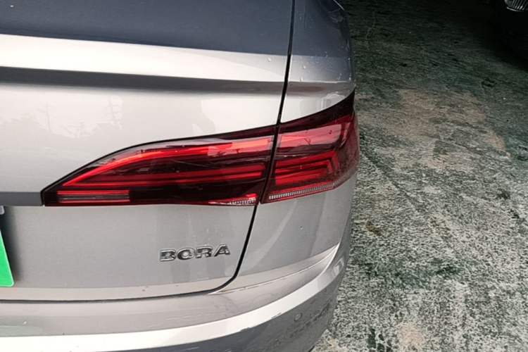 Used Volkswagen Bora 2020 1.5L Automatic Elite Version Right Rear Taillight