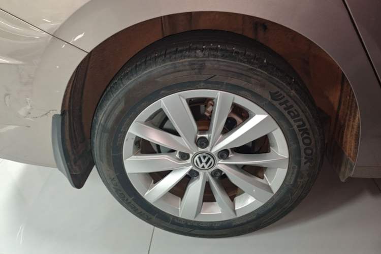 Used Volkswagen Bora 2020 1.5L Automatic Elite Version Right Rear Wheel Hub
