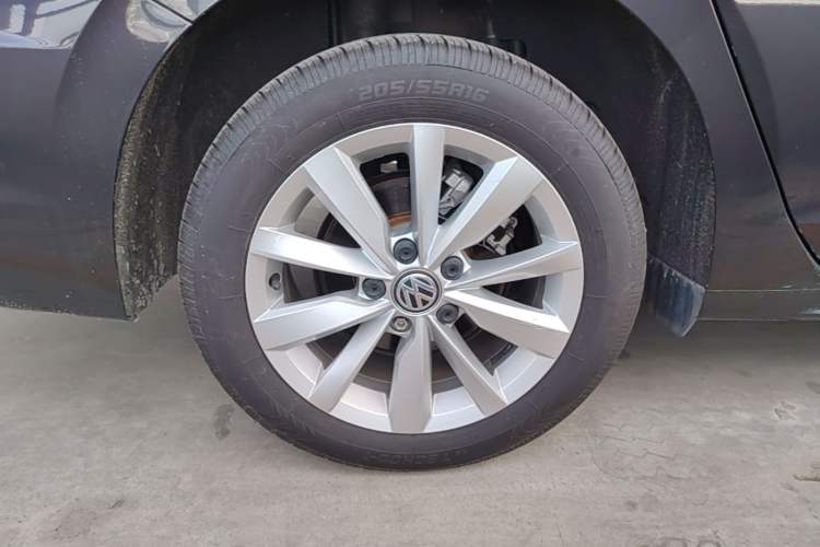 Used Volkswagen Bora 2020 1.5L Automatic Comfort Model Right Rear Wheel Hub