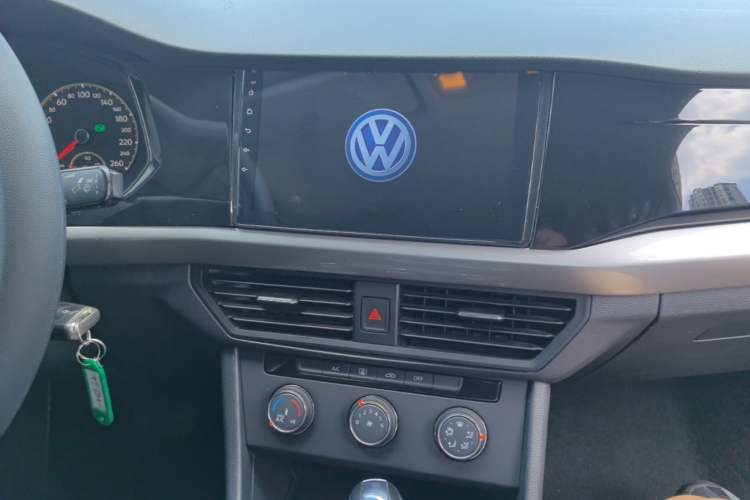 Used Volkswagen Bora 2020 1.5L Automatic Fashion Edition Audio And AC Panel