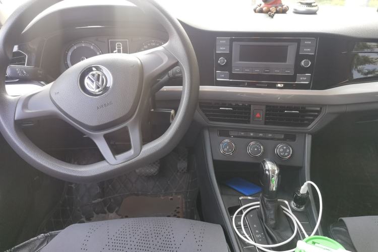 Used Volkswagen Bora 2020 1.5L Automatic Fashion Edition Center Console