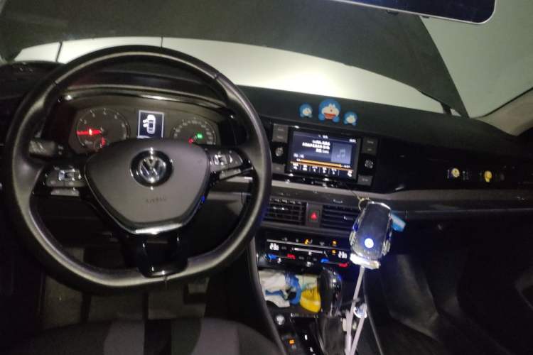 Used Volkswagen Bora 2020 1.5L Automatic Elite Version Center Console