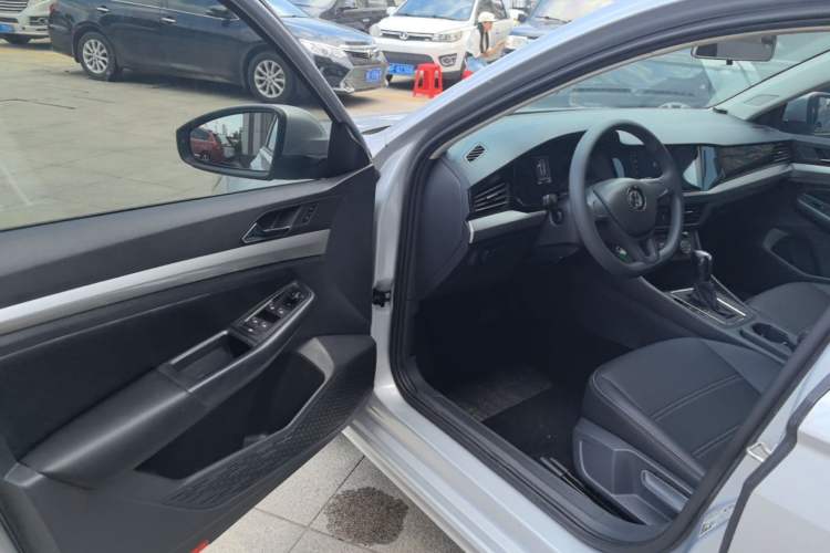Used Volkswagen Bora 2020 1.5L Automatic Fashion Edition Driver Seat
