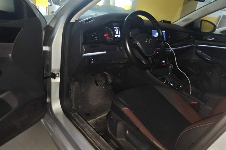 Used Volkswagen Bora 2020 1.5L Automatic Elite Version Driver Seat