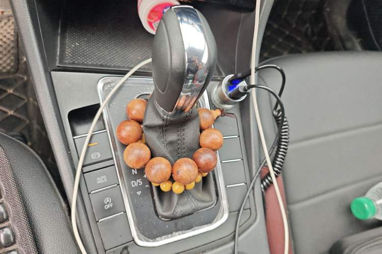 Used Volkswagen Bora 2020 1.5L Automatic Comfort Model Gear Lever