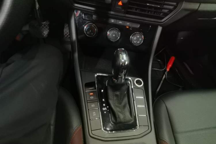 Used Volkswagen Bora 2020 1.5L Automatic Comfort Model Gear Lever
