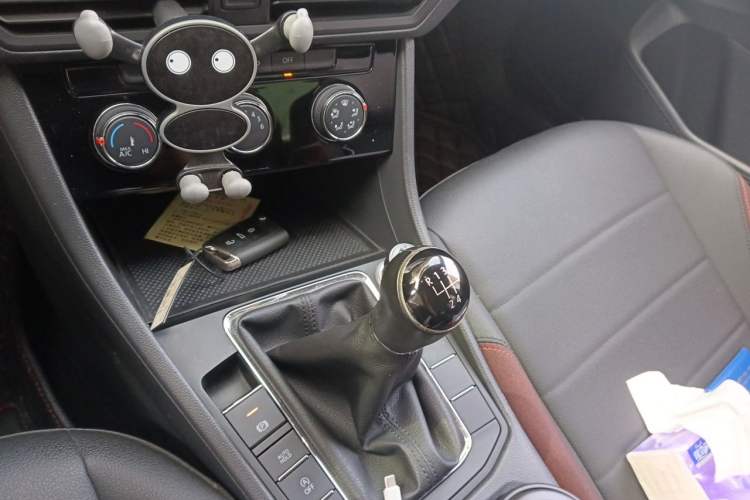 Used Volkswagen Bora 2020 1.5L Manual Comfort Version Gear Lever