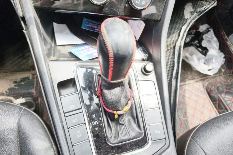 Used Volkswagen Bora 2020 1.5L Automatic Comfort Model Gear Lever