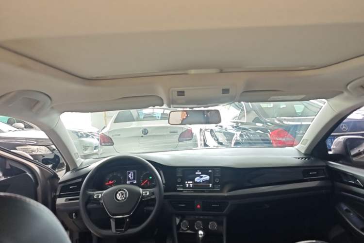 Used Volkswagen Bora 2020 1.5L Automatic Comfort Model Headliner