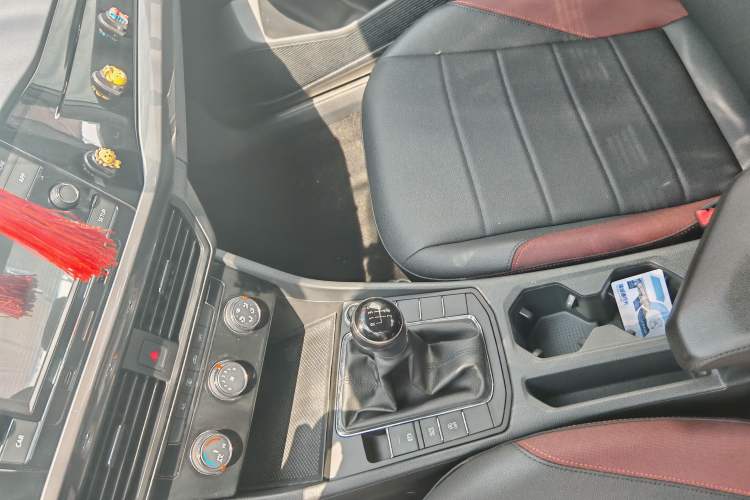 Used Volkswagen Bora 2020 1.5L Manual Comfort Version Interior 7