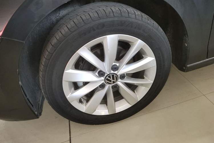 Used Volkswagen Bora 2020 1.5L Automatic Elite Version Left Front Wheel Hub