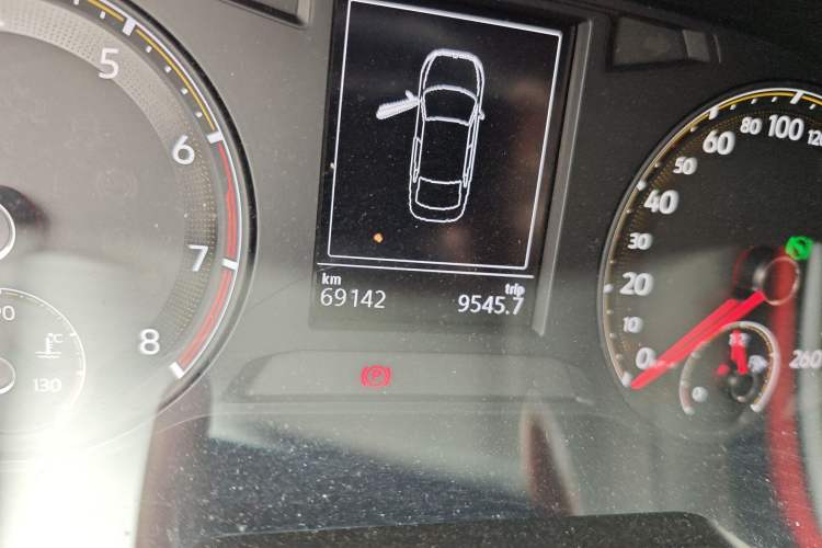 Used Volkswagen Bora 2020 1.5L Automatic Comfort Model Odometer Close Up