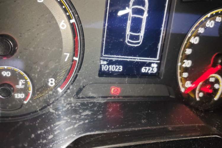 Used Volkswagen Bora 2020 1.5L Automatic Comfort Model Odometer Close Up