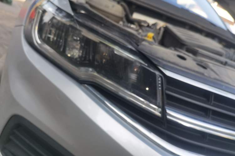 Used Volkswagen Bora 2020 1.5L Automatic Fashion Edition Right Front Headlight