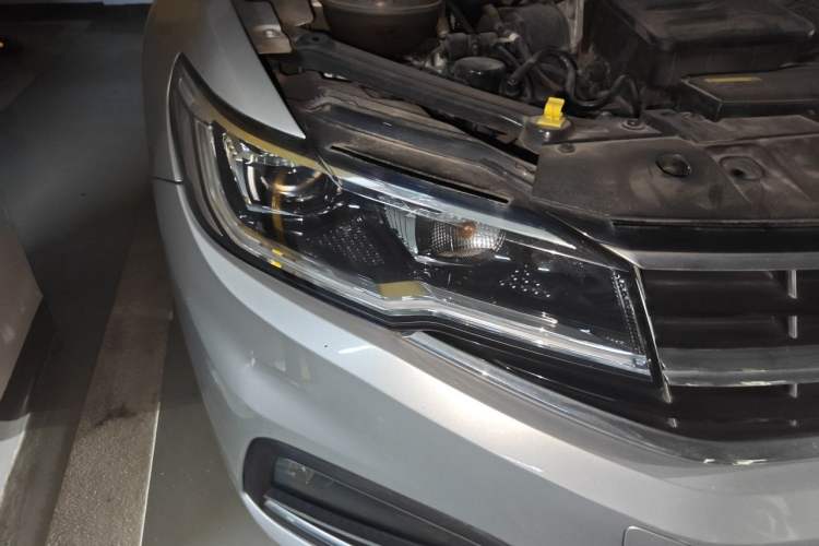 Used Volkswagen Bora 2020 1.5L Automatic Elite Version Right Front Headlight