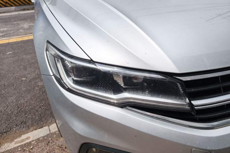 Used Volkswagen Bora 2020 1.5L Automatic Comfort Model Right Front Headlight