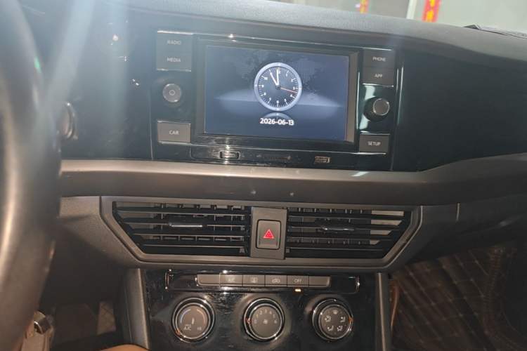 Used Volkswagen Bora 2020 1.5L Manual Comfort Version Audio And AC Panel