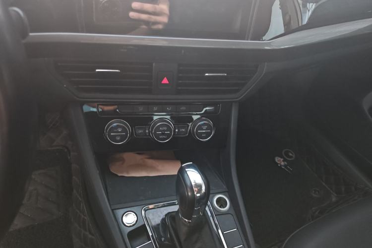 Used Volkswagen Bora 2020 1.5L Automatic Elite Version Audio And AC Panel