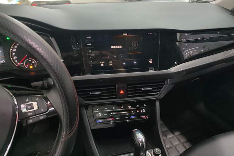 Used Volkswagen Bora 2020 1.5L Automatic Luxury Model Audio And AC Panel
