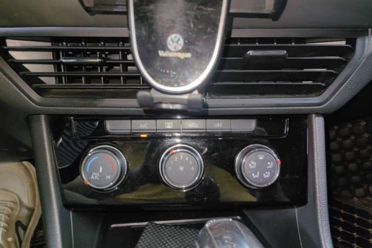 Used Volkswagen Bora 2020 1.5L Automatic Comfort Model Audio And AC Panel
