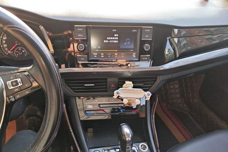 Used Volkswagen Bora 2020 1.5L Automatic Elite Version Audio And AC Panel
