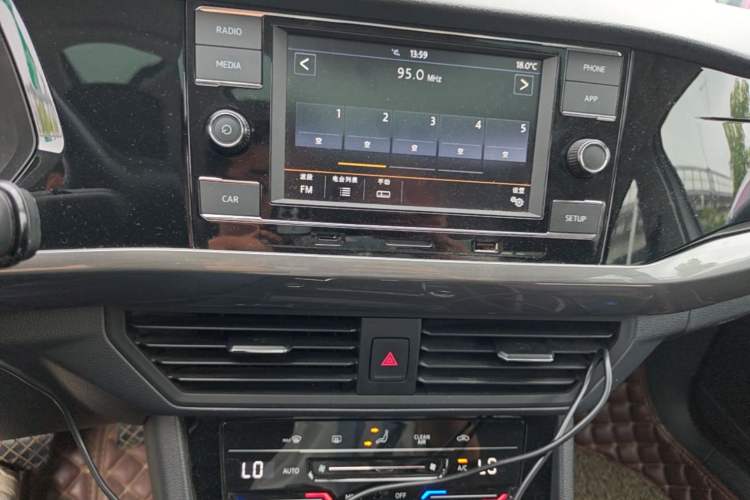 Used Volkswagen Bora 2020 1.5L Automatic Elite Version Audio And AC Panel