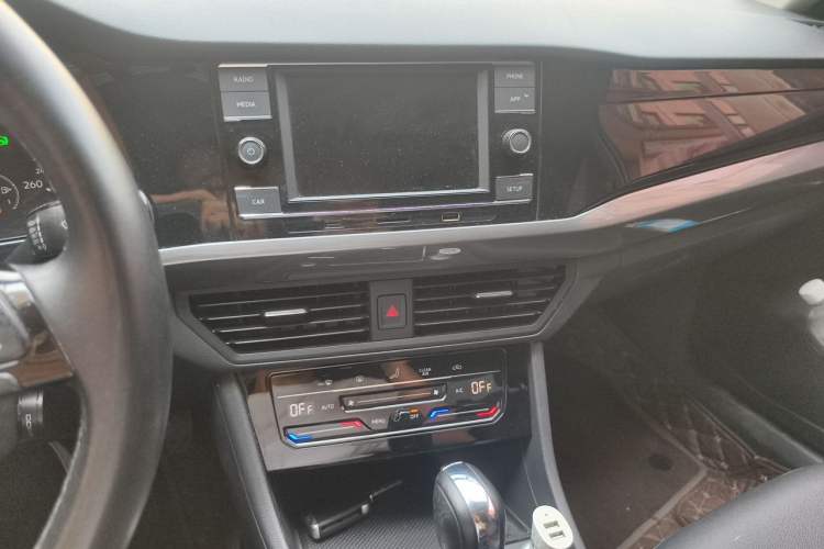 Used Volkswagen Bora 2020 1.5L Automatic Elite Version Audio And AC Panel