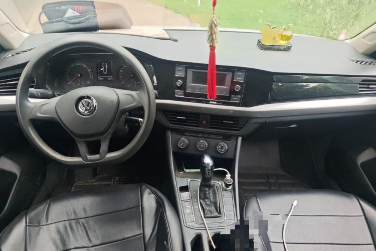 Used Volkswagen Bora 2020 1.5L Automatic Fashion Edition Center Console