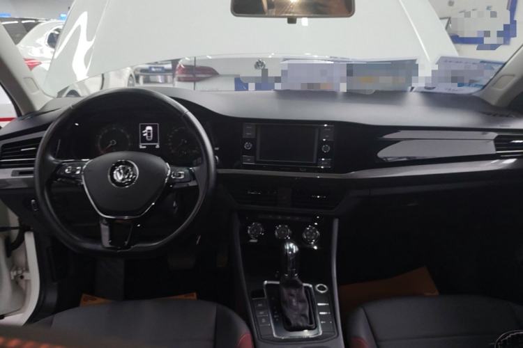 Used Volkswagen Bora 2020 1.5L Automatic Comfort Model Center Console