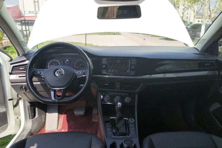 Used Volkswagen Bora 2020 1.5L Automatic Comfort Model Center Console