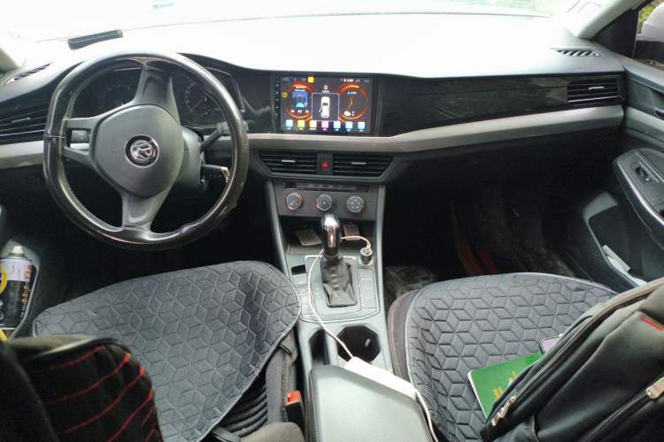 Used Volkswagen Bora 2020 1.5L Automatic Fashion Edition Center Console
